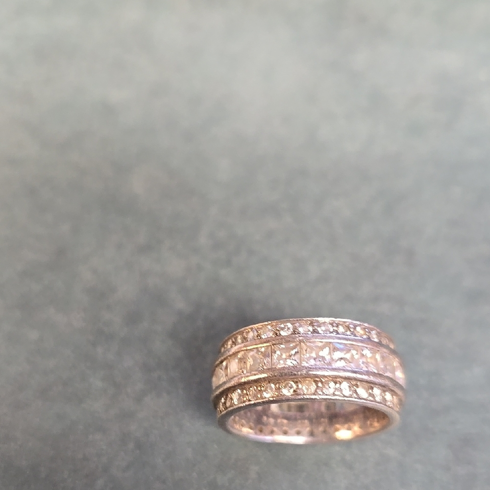 Elegant Silver Band Ring